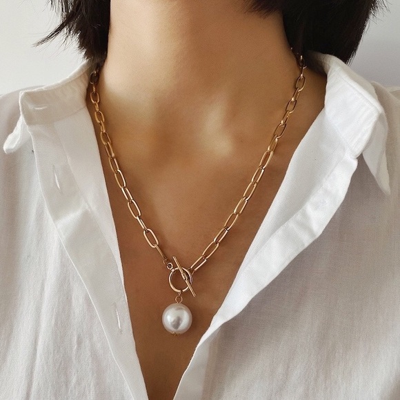 ✨3/$38 New Golden Paperclip Chain Faux Pearl Toggle Clasp Front Closure Necklace - Picture 2 of 16